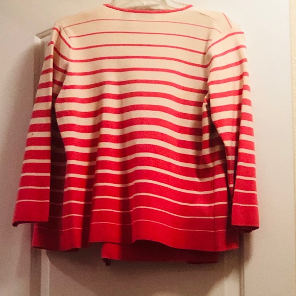 Top - Picture 2 of 2